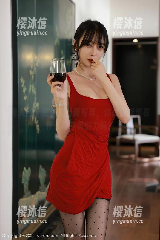 秀人网-陈以二 秀人网 - 陈以二最新写真,体操服难道有什么神奇吸引力吗?