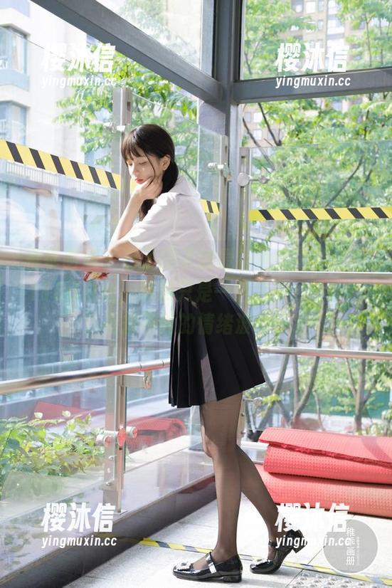 稚乖画册 - 有了团子的最新合集，新堂-0118d白丝，明明只是一组照片，却让我有却不同的情绪波动。