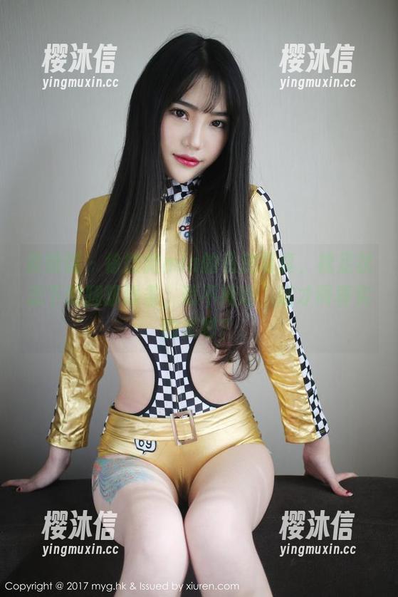 美媛馆-徐微微mia 美媛馆 - 徐微微mia的私房写真,裸足状态下的腿部线条,瑕不掩瑜,这才叫真实的美吧?