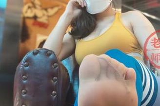 微密圈 – 若若老师的作品里没有圣光，但黑白的深邃总是让我思考