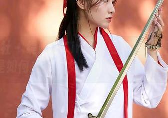 蜜桃社 – 缇娜美Tinami的写真秘籍：她是如何成就“女神”这一称号的？