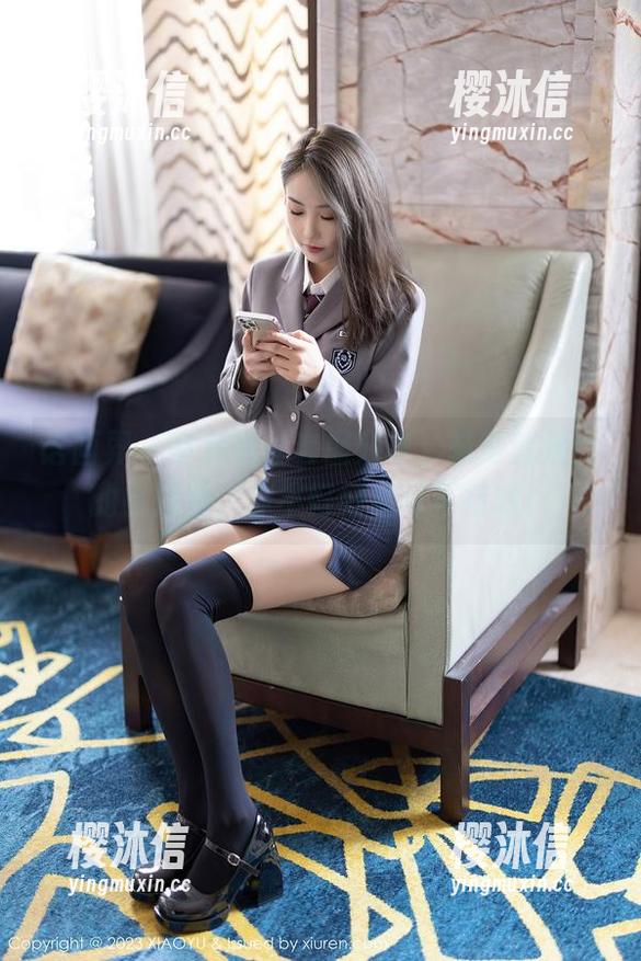 语画界-梦梵 语画界 - 梦梵黑丝套图分享,转身就遇到的小尴尬,你不好好看可不行哦!