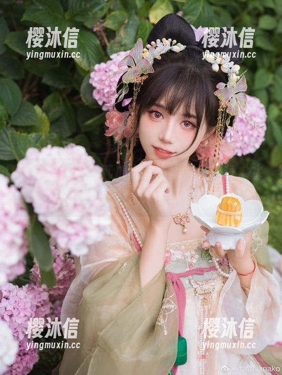 在溪上划水，贰加六这幅图片也想多‘水’几下，快来下载吧！