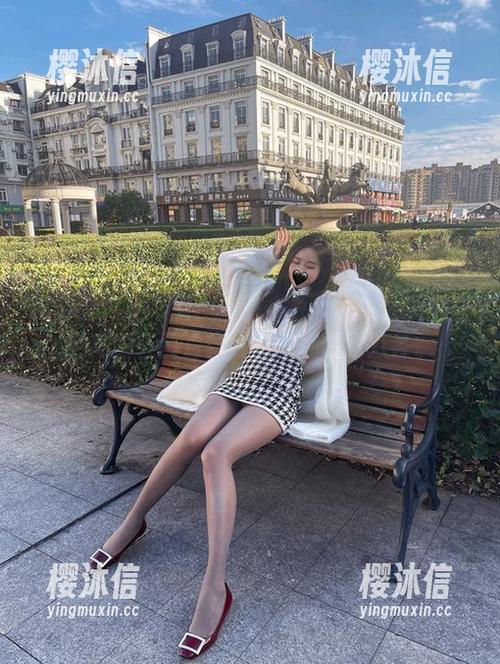 软妹小九九 微密圈 - 往下看!软妹小九九在线分享的蓝色高跟鞋图片,犹如一场视觉八卦。