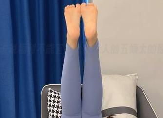 微密圈 – 谁说福利不能直接看？迷人的五姨太的原图美脚不藏私！