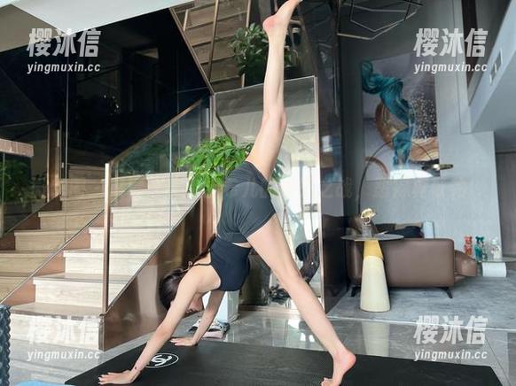 微密圈 - 高清分享：金希儿的镜子之战，怼得真带劲！