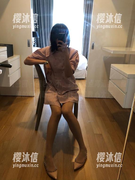 微密圈 - 裸色？不，我们来点高清瘾。雅雅的气质呀的黑色作品离我心太远。