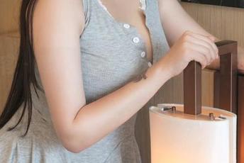 青豆客 – 谭晓彤的运动背影，照片里的小细节真吸引。