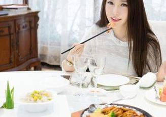 魅妍社 – 周小然的礼服到手了，看完这写真集我居然无语！
