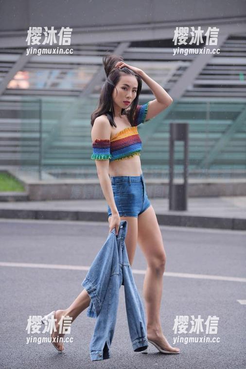 魔镜街拍 - 认真工作or专注欣赏？决赛看婷婷的黑丝福利图！