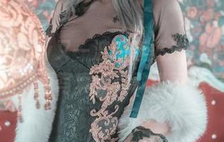 鹿八岁baby又一波新奇搞法，赛博朋克风的露西写真，你敢说不想看？